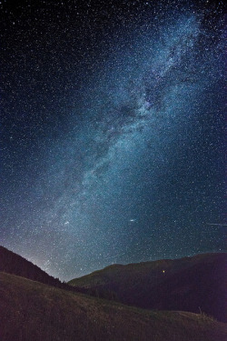 janimalia:  another shot from first try - milky way / perseids above Aineck / Katschberg by _ramses_ on Flickr.