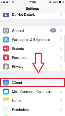 callianeira:  susiethemoderator:  cheeky—-cunt:  PSA How to keep yourself safe from iCloud hackers. Please make sure your auto photo sharing is turned off so that others don’t fall victim to having their photos stolen like those poor celebs. Reblog