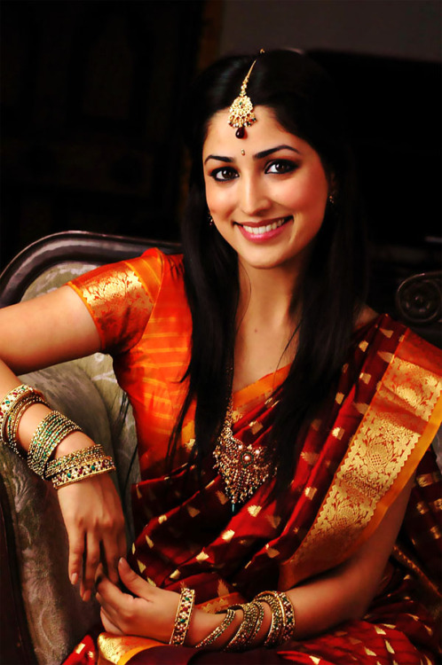 Telugu actress hot in saree