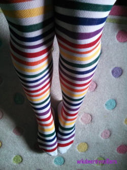 wkdnerdycollars:  Rainbow thigh highs are my favorite. 🌈💖 