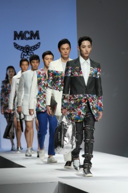 koreanmalemodels:  Lee Soohyuk, Kim Wonjoong, Ahn Jaehyun, Yoon Jinwook, and Cho Minho for MCM Seoul Collection S/S 2014 fashion show (cr: sozi51)