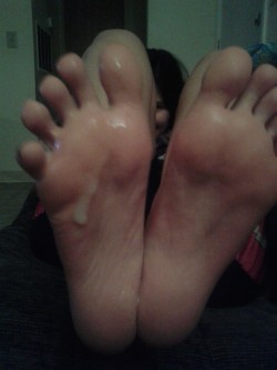 leiasfeet:  Here is one more, im also selling the full length video message me for more details (: