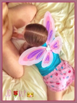 jerseydaddy-littleprincess:  1/11/15  After breakfast and coffee, we took the bubble bath that she had wanted during the visit, and then we took our clean selves to the bedroom so we could enjoy a little more playtime before she had to go, and some time
