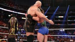wweass:  Wow. Looks like Big Show is about to give that ass a nice slap! ;)