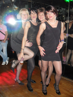 maturetrannywives:  BFF Tranny MILF night out!