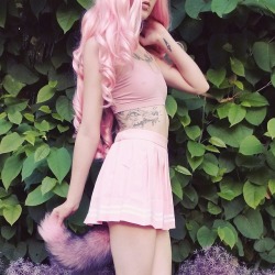 fuckeduplittlefox:Pretty, pink, &amp; foxy 🦊
