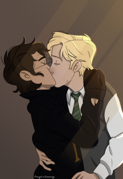 margot-s-drawings:  I drew some sweet Drarry when i was studying for exams today. These times of year demand love. Or maybe i just need some proper sleep.