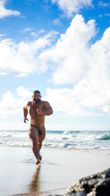 noodlesandbeef:  Obligatory running nude on the beach photo. (at secret beach)