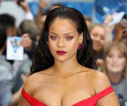 hellyeahrihannafenty:  Boobs I mean Rihanna at ‘Valerian And The City Of A Thousand Planets’ European Premiere 