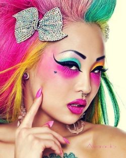 add a lot of color #MakeUpFetish