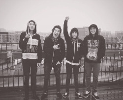 piercetheamazingsirens:  p-t-vic:  sleepingwithsirens54321:  My favourite photo of ptv!! I just can’t!!! Just look at tony…  Vic Fuentes blog.   The feels asdfghjkl