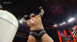 The best way to end Raw! Randy bulge up close on the camera! 