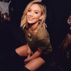 srirachaking:  hilaryxduff:  Hilary Duff at Marqueen Nightclub tonight.    MILF AF 😍
