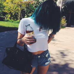 kyliejennerfashionstyle:  kyliejenner - so I’m addicted to diet peach snapple 