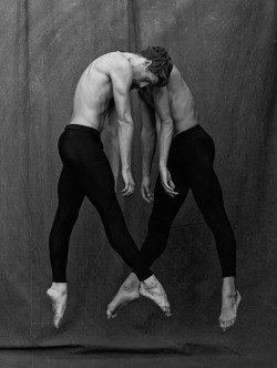 gay-art-and-more: malerus:  Les Danseurs  Matthew Brookes’ photographies  It’s Nice That | Matthew Brookes’ new book spotlights the male ballet dancers of Paris  While ballet is considered an artistic dance form, I consider a male ballet dancers