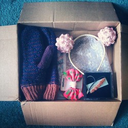 Hello little #asos #delivery not sure if it&rsquo;s summer or winter!   #mittens #hair #bow #floral #aliceband