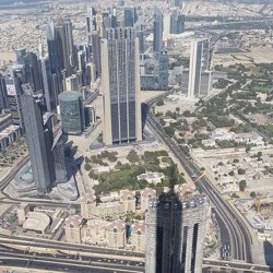 Looking down on Dubai!  #worldstallest #worldstallestbuilding #lookingdown #liberty #goodrimes #travel  (at Dubai U.A.E)