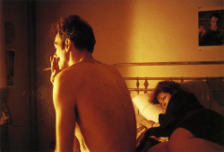 eskauriatza:  #1 Nan and Brian in Bed, 1981 #2 Amanda in the mirror, Berlin, 1992 by Nan Goldin