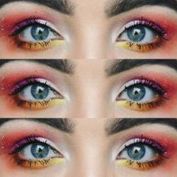 👀👀 #eyes #eyemakeup #eyepalette #makeup #sleekcosmetics #sleekmakeup #sleek #sunseteyes #boldeyes #boldmakeup #rainbowmakeup #blueeyes #eyeshadow #me #selfie #glitter #pink #ombre #lashes