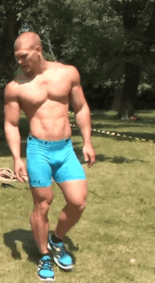 bulgesnbutts:  #underarmour #bulge #spandex #compression #football #college #muscle #candid