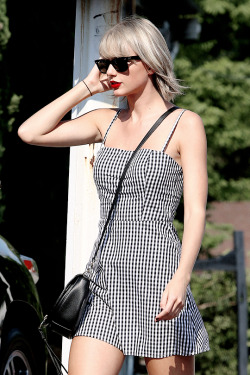 toninashe:  titsandasslover51:  swiftgallery:    Leaving the Taylor Swift Education Center in Nashville, Tennessee (June 23, 2016)    I’ve damn near dehydrated myself skeeting cum on pictures of this little bitch. 