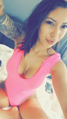 pussyconnoisseur6996:  Sexy Asian Chick 😉