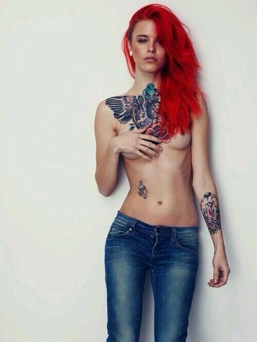 Hot babes with tats