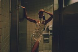 newmiu:  miucciuh:  the ladies restroom at the met gala was like some wild magazine editorial and ili  these shots are actually better than most in editorials today tho…. 