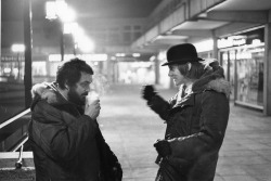 lottereinigerforever:Stanley Kubrick &amp; Malcolm McDowell on the set of “A clockwork orange”