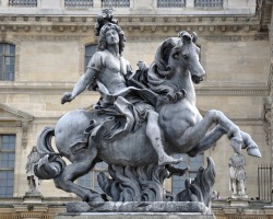 hadrian6:   Statue of Louis XIV, lead casting made in 1988 of a marble Bernini (Gian Lorenzo Bernini, 1598-1680) modified statue of Marcus Curtius by Girardon, in 1687, on the order of the king. Napoleon court at the Louvre Palace.     http://hadrian6.tum