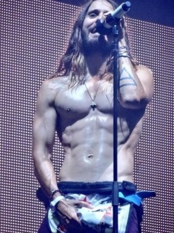 alekzmx:  evilangel6277:  Sweaty jared and crutch grab….i think ive came in my knickers  the bulge, the abs, the chest… all very nice