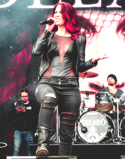 Charlotte Wessels (ou Chacha pour les intimes) - Page 5 Tumblr_nc42d6sMfD1tpcrk8o1_r1_250