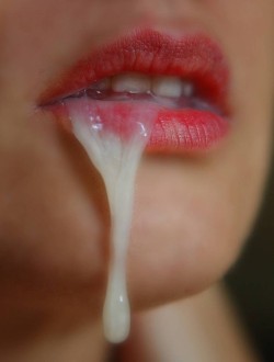 sirsplayground:  facialforumdotnet:  Its not even her boyfriends sperm…  www.facialforum.net  Today’s theme: Red Lips &amp; CumSir