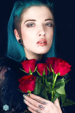 intensivstati0nprinzessin:  wild roses….  Foto: Elysianna Lumière PhotographyModel: Intensivstati0n Prinzessin*Oktober ‘16 