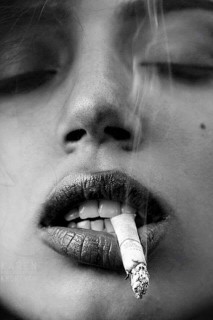 katrinsweety:  sab-i:  Sab-i oggi avrei proprio bisogno di una sigaretta?!  ➰