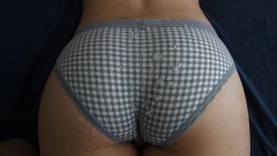 cum-on-panties:Quite lovely.   nowdrivemehome:  Cotton &amp; laces checkers! 