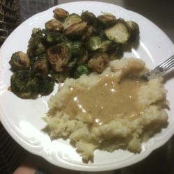 xvxnasty:  Roasted Brussels sprouts and mashed parsnips with gravy. #whatveganseat