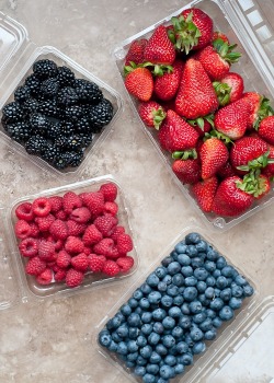 thefruitmarket:  (via How to Properly Wash &amp; Store Fruits &amp; Vegetables. | Food)