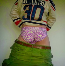 kinkybbygirl1:  Thanks for hosting such s fun theme day for the lads, sweetness! … the hockey sweater makes me feel more “manly”… tee hee!  