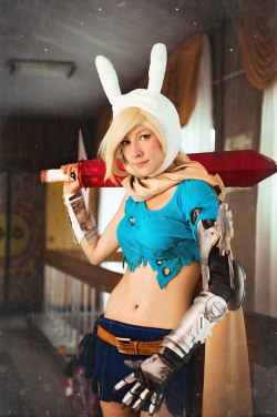 anthonygrey:  zty0:  Kaito Einsam made an epic Fionna The Human cosplay, making a futurist look, taking the theory that Finn/Fionna is going to lose his/her arm.  Source: http://kaitoeinsam.deviantart.com/  (More of her work)  Oh shit 