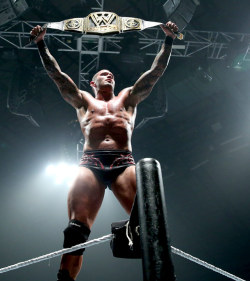 fishbulbsuplex:  WWE Heavyweight Champion Randy Orton 