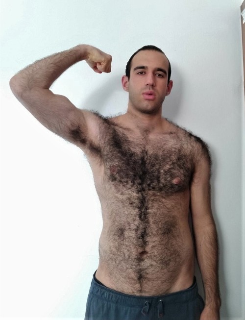 yummy1947:Such an extremely handsome cleanshaven bear who has beautiful eyebrows and sexy hairy shoulders that merge with his magnificent hairy chest and fabulously furrry belly, which is so hot and sexy. Wow, what luscious pitfur he’s grown that is