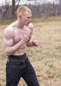 musclebeast300:  bullgrunt:  Ready to back yard brawl  Mmmm wish that young ginger stud would fuck me up in a backyard brawl.