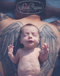 that-lollipop-girl:  lipstickandlesbians:  boredpanda:    Babies And Their Tattooed Parents That Look Absolutely Beautiful Together    her-fifty-shades i see you with the black an white ones  This makes my ovaries explode.