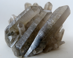 rockon-ro:  QUARTZ (Silicon Dioxide) crystals from Brazil. Variety is smokey quartz. 