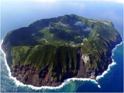 Cataclysmic remnant (Aogashima Island, Japan)
