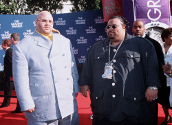 gutsanduppercuts:  I don’t think we should ever forget that Fat Joe turned up to the Grammy’s in a powder blue, double breasted suit while Big Pun went looking like a gothic Dr. Robotnik.