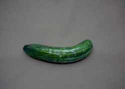 squeely1726:  norsedemigod:  myotpisgay:  stoned-levi:  itscolossal:  Artist Paints Common Foods to Disguise them as Other Foods  this is why i have trust issues  THIS MAKES ME UNCOMFORTABLE   no  i dont know how i feel about this