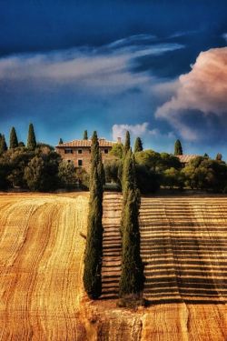 greatlittleplace:  San Quirico d’Orcia, Tuscany, Italy http://bit.ly/1q3m2eP 