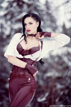 landoflatex:  Sister Sinister Woop woop! Photo: Josefin Jönsson ♥ Latex: Westward Bound ♥ The Home of Latex and Rubber 